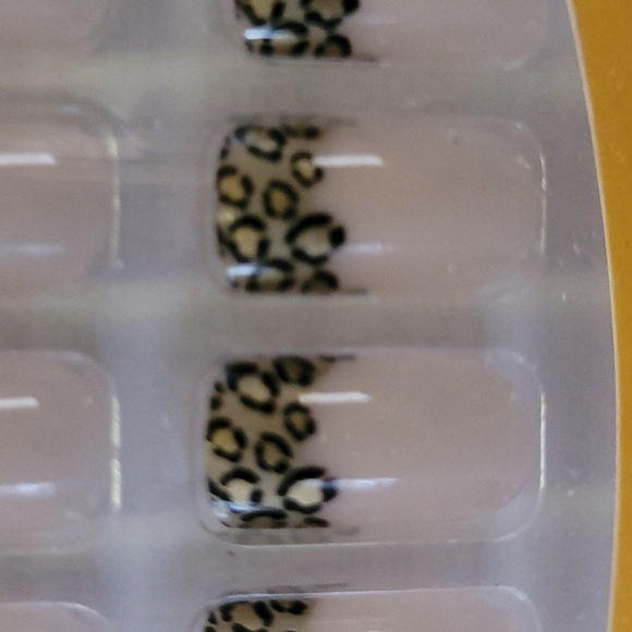 Nailene leopard print naturals & Pretty woman airbrush manicure Press-on… - Picture 3 of 10